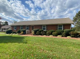 2409 Horsepen Mountain Cir, Vinton, VA 24179