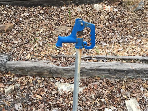 5th image of 212 Blue Bird Ln