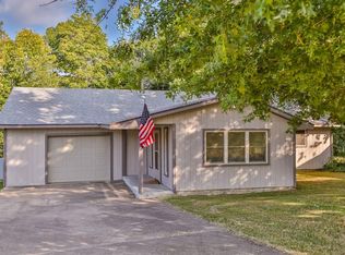 20875 Lakeshore Dr, Springdale, AR 72764