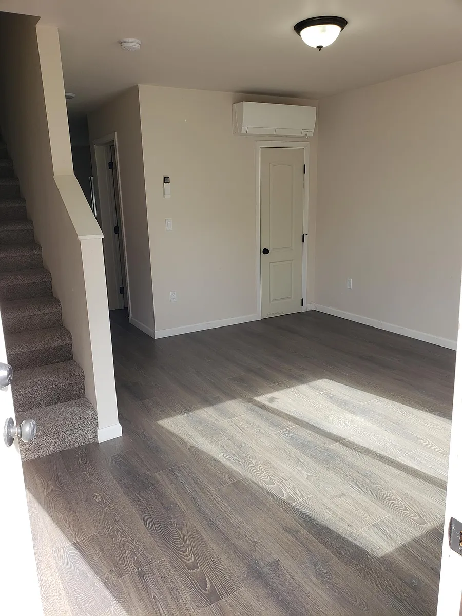 Livingroom - 20 E Courtland Ave #C
