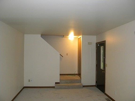2nd image of 1415 Illinois Dr