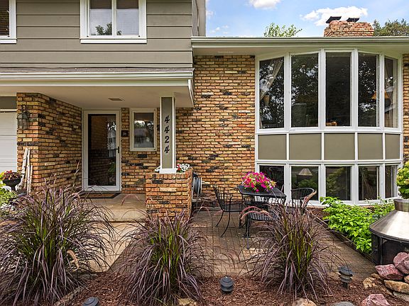 3rd image of 4424 Gilford Dr