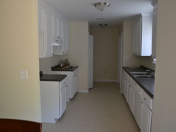 5th image of 100 Green Acres Ct