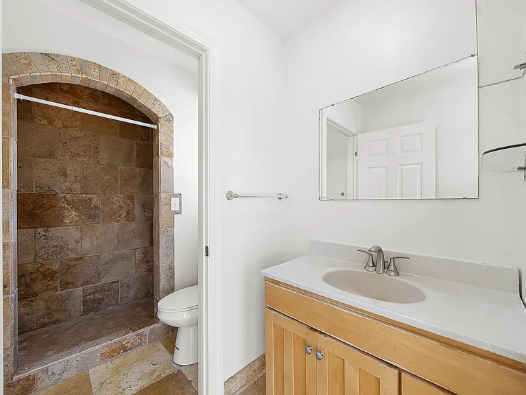 5830 Mott St — Photo 43