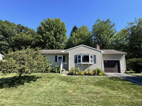 4 Killoran Drive, Essex Junction, VT 05452
