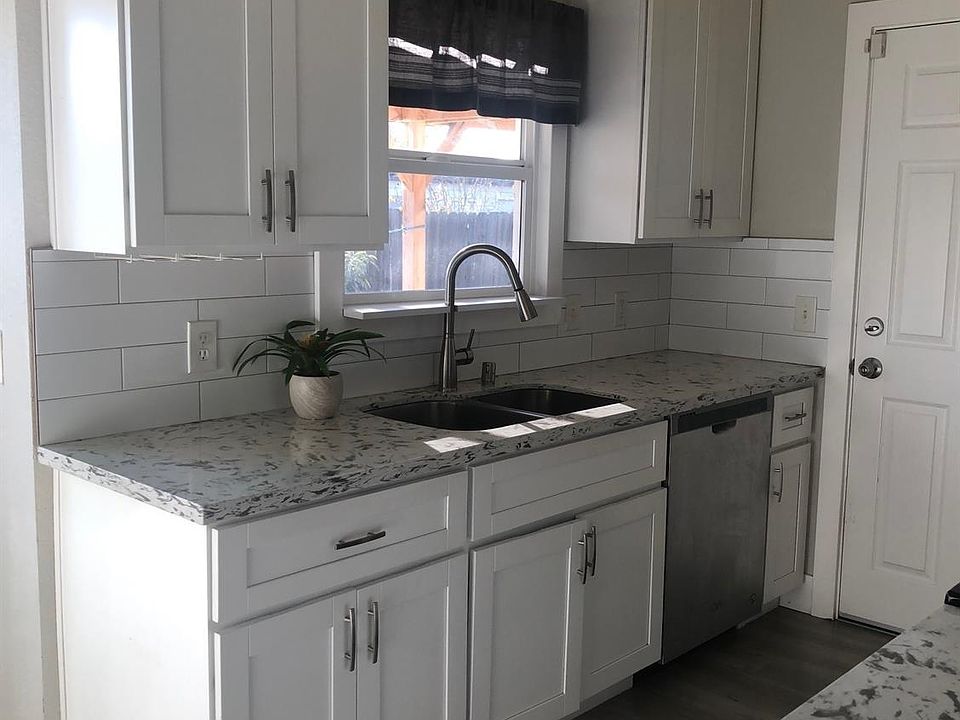 1st image of 2756 Ellen St
