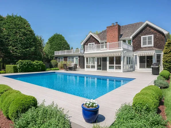 15 Swans Neck Ln, Water Mill, NY 11976
