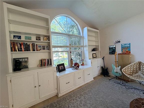4th image of 1084 Rolling Point Ct