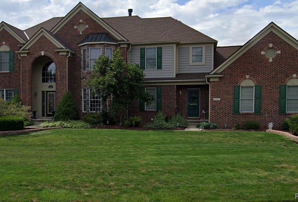 1st image of 51190 Plymouth Lake Cir
