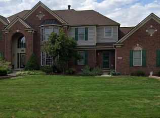 51190 Plymouth Lake Cir, Plymouth, MI 48170