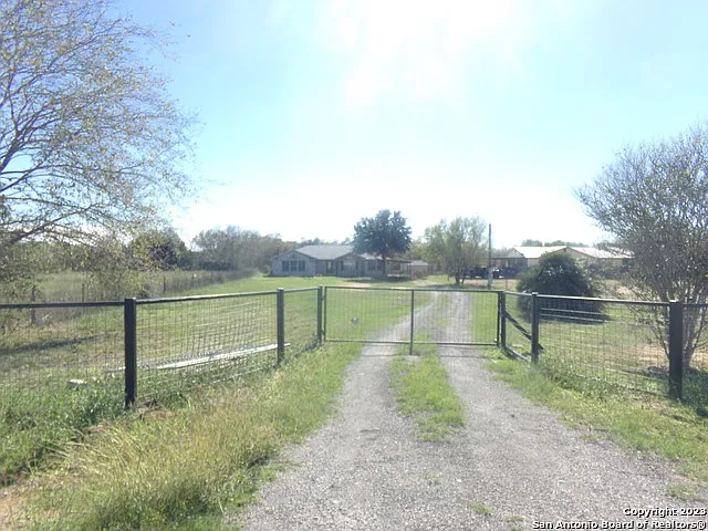 10340 Fowler Rd — Photo 4
