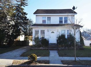 86 Woodlawn Ave, Valley Stream, NY 11581