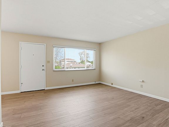 5th image of 94 E 39th Ave APT C