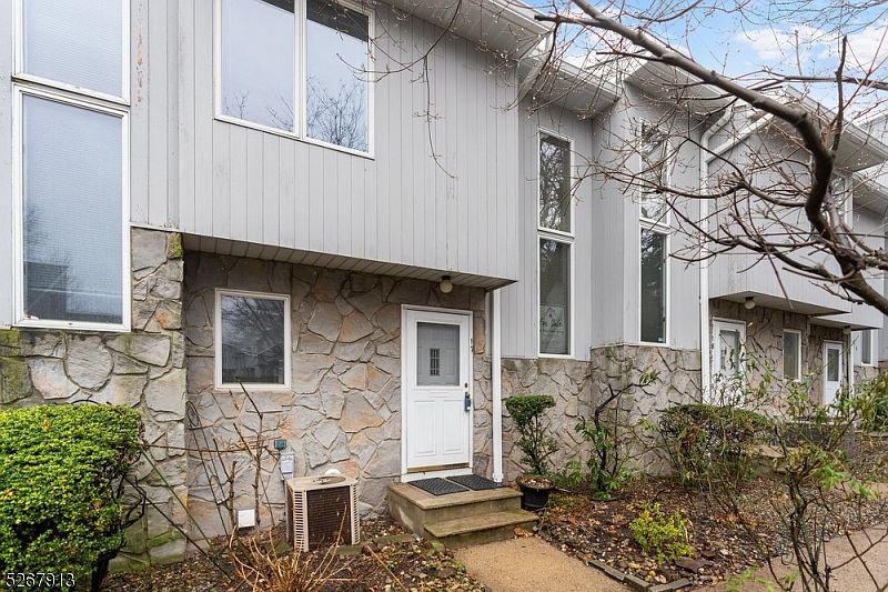 1st image of 6 Essex St #17D