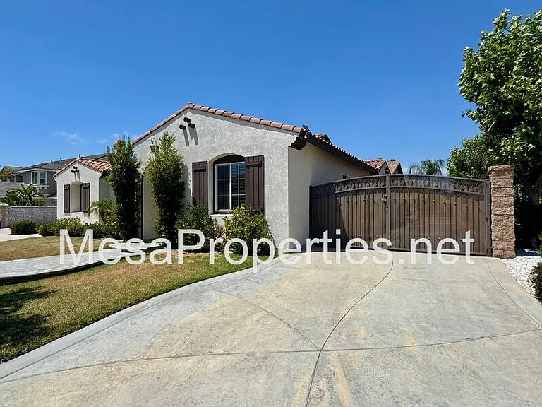 28610 Strauss Ln — Photo 4