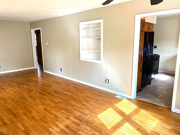 4th image of 5321 Lakeview St