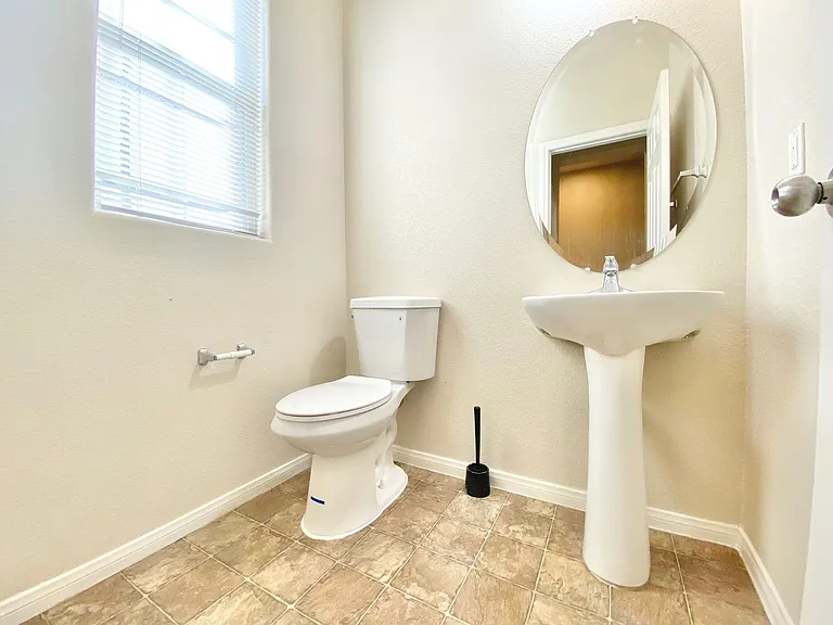 8569 Rhamus Ct — Photo 7