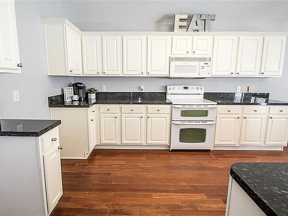 5th image of 750 Texas Oak Trl
