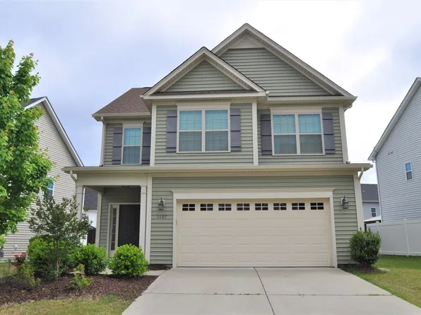 1107 Summer Meadow Dr, Fuquay Varina, NC 27526