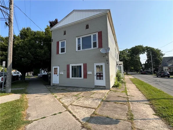 1021 Oliver St, North Tonawanda, NY 14120