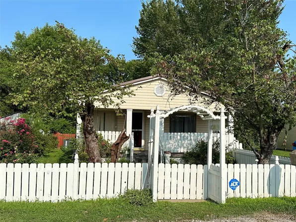 209 N 4th St, Sperry, OK 74073