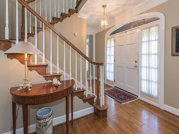 3rd image of 2622 Kemp Ct