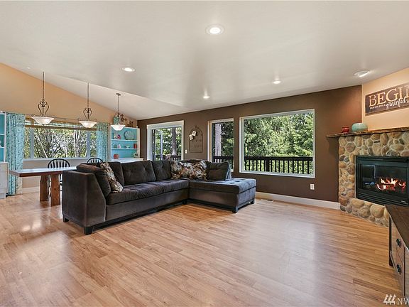 5th image of 1702 18th Street Pl SE
