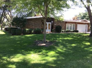 700 McClaran Ave, Aurora, IL 60506