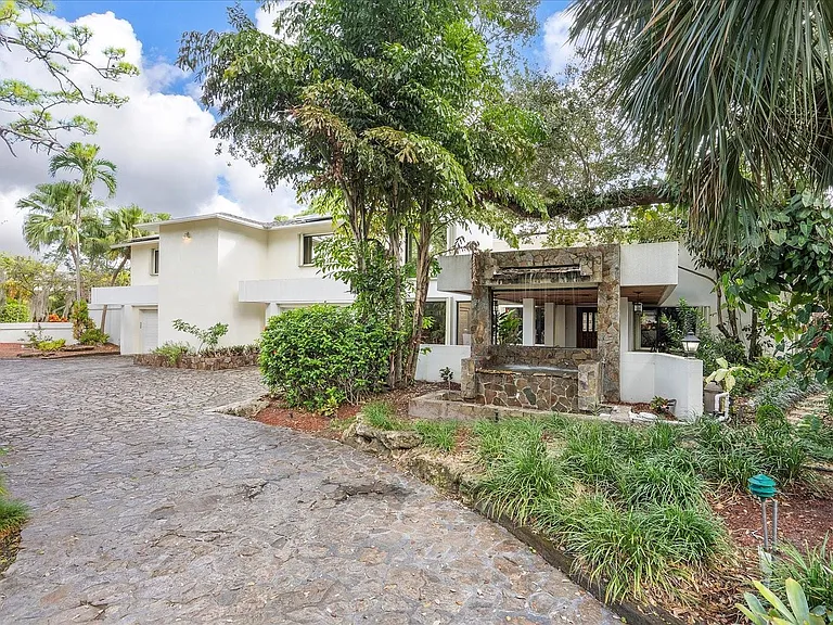 1240 SW 14th Ave — Photo 4