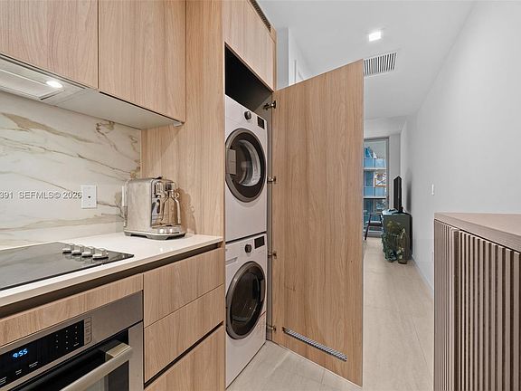 3rd image of 77 SE 5th St #2805
