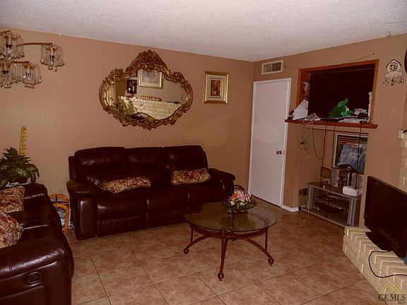 3rd image of 8708 Haupt Ave