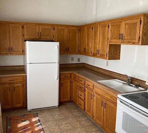 4th image of 15526 Hickory St #C