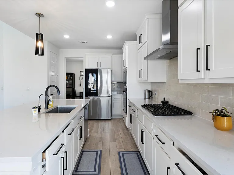 424 Hollister Dr — Photo 18