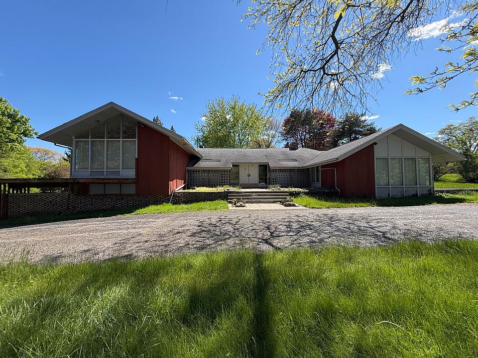 1st image of 1322 Woodkrest Dr
