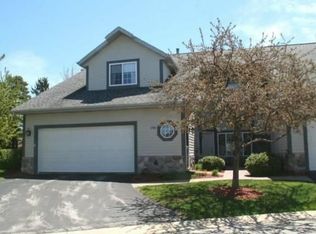 5390 S Hidden Dr, Greenfield, WI 53221