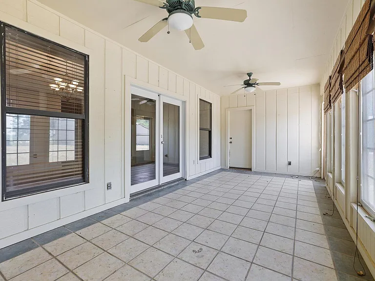 12869 FM 1385 — Photo 30