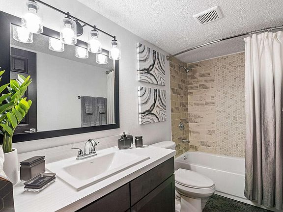 3rd image of 1415 Creekside Ct #1415