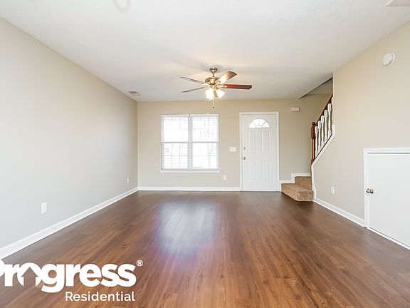 2nd image of 703 Clear Cir