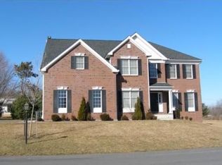 11 Hampton Ct, Bellingham, MA 02019