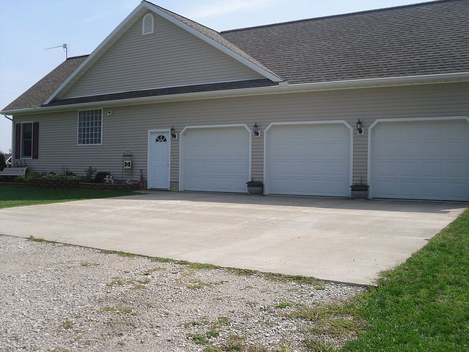 3 Car Garage