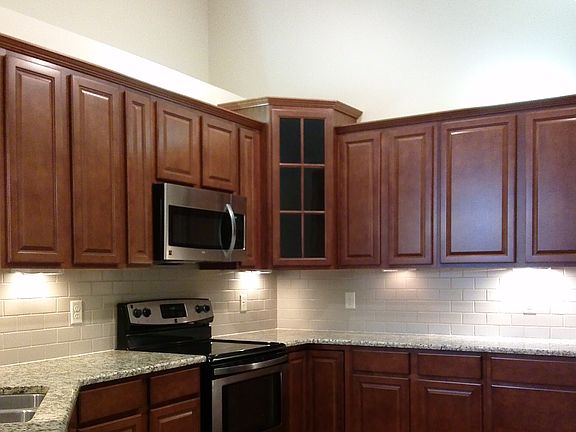 3rd image of 2473 Locust Hill Blvd