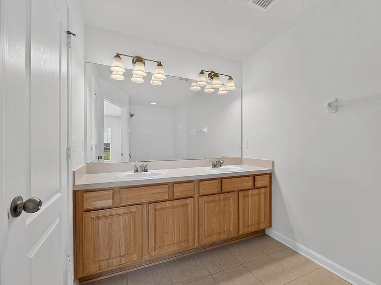 4979 Pond Ridge Dr — Photo 21