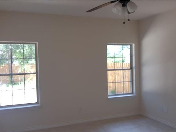 5th image of 305 E Fogg St