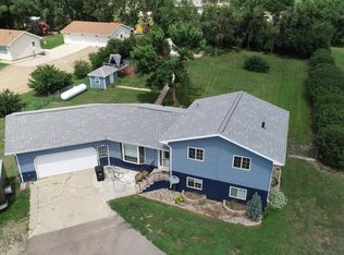 13927 Town And Country South Ct, Williston, ND 58801