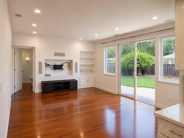 35132 Adriano St — Photo 2