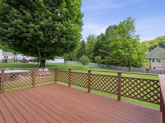 5th image of 317 Meadow Dr