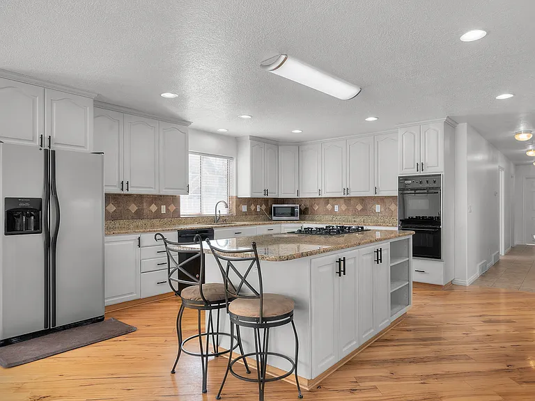 840 S East Mountain Cir — Photo 11