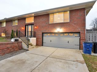 2750 Yaeger Rd, Saint Louis, MO 63129