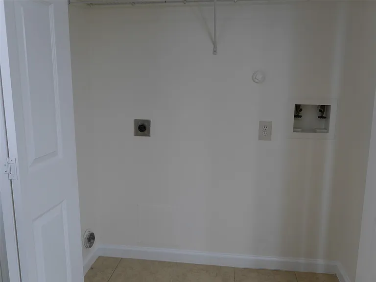 16327 Bettong Ct — Photo 15