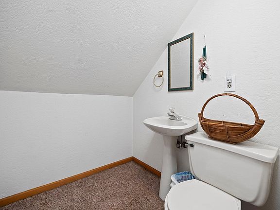 3rd image of 8180 Cherry Ave